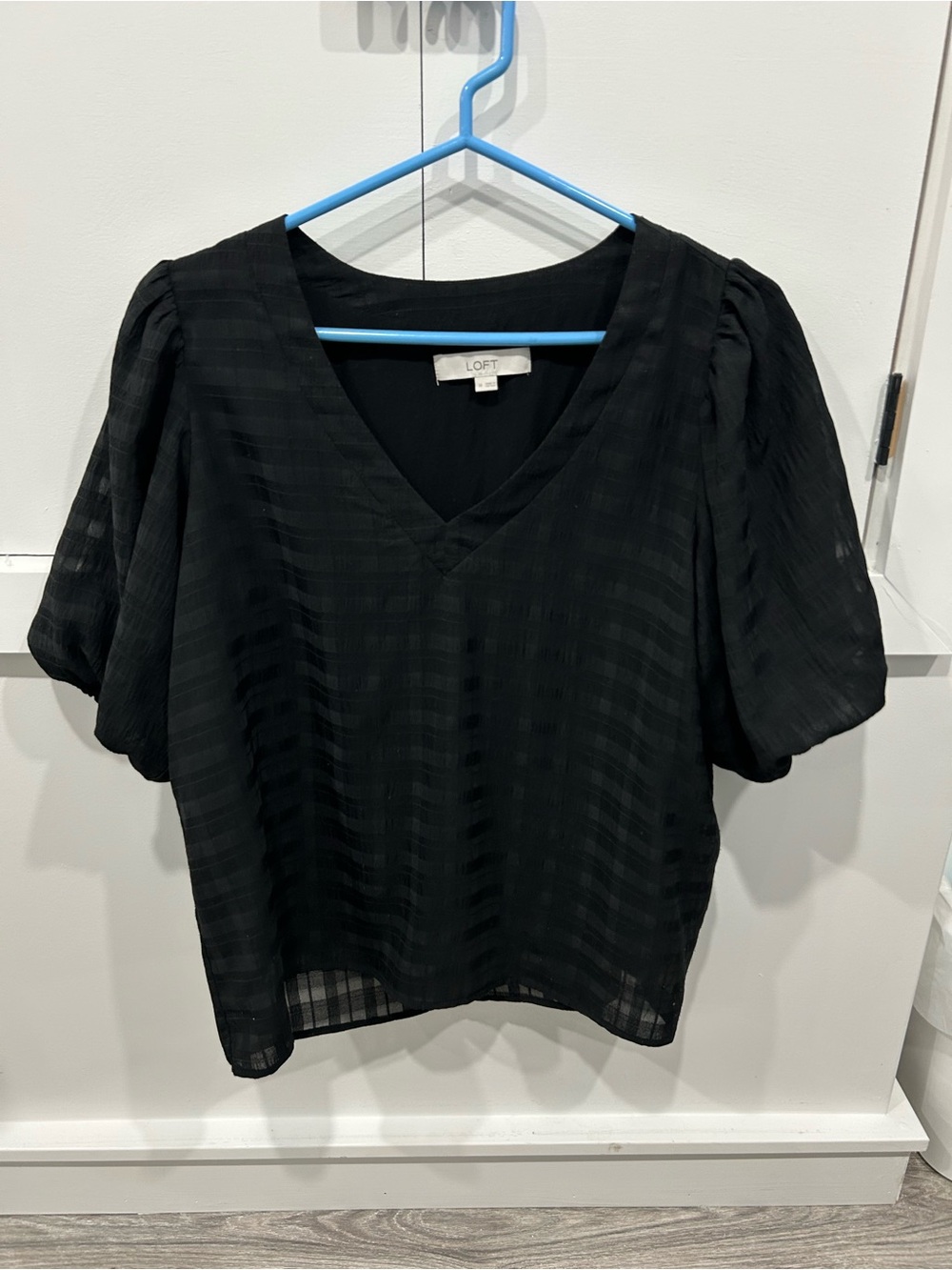 LOFT Black V-Neck Puff Sleeve Blouse